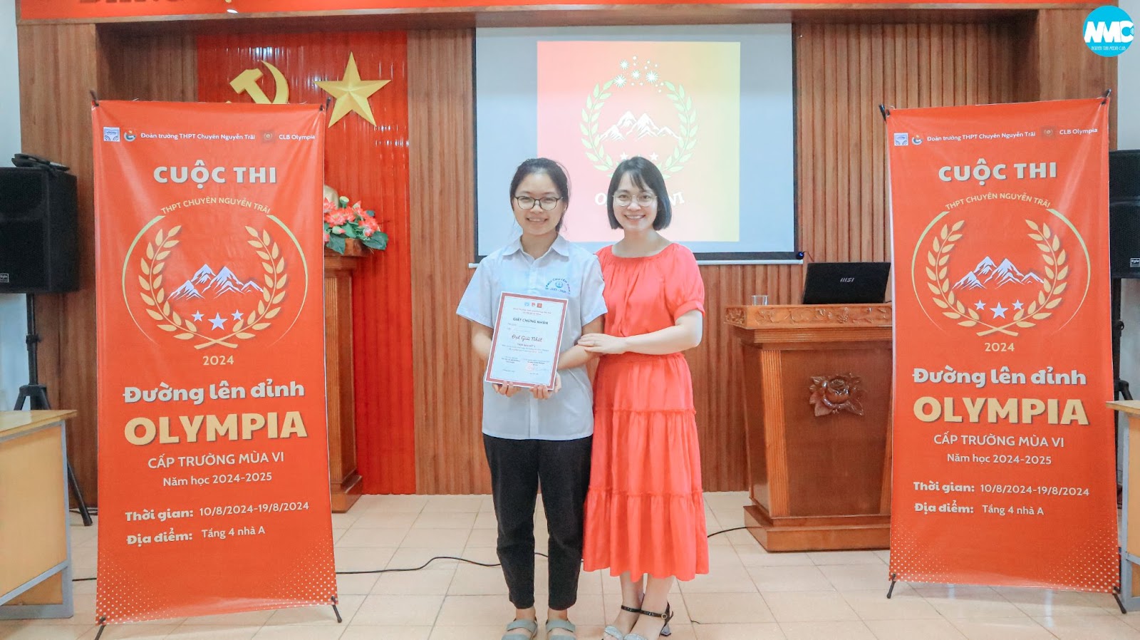 Nhấn để phóng to